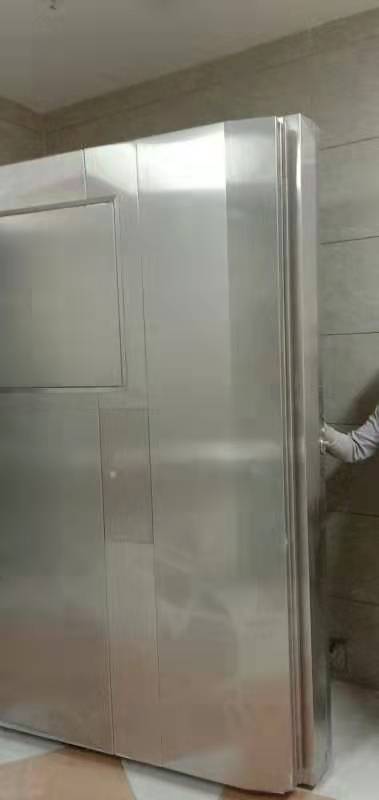 建設(shè)銀行WSL-120220型防水金庫門中門安裝現(xiàn)場